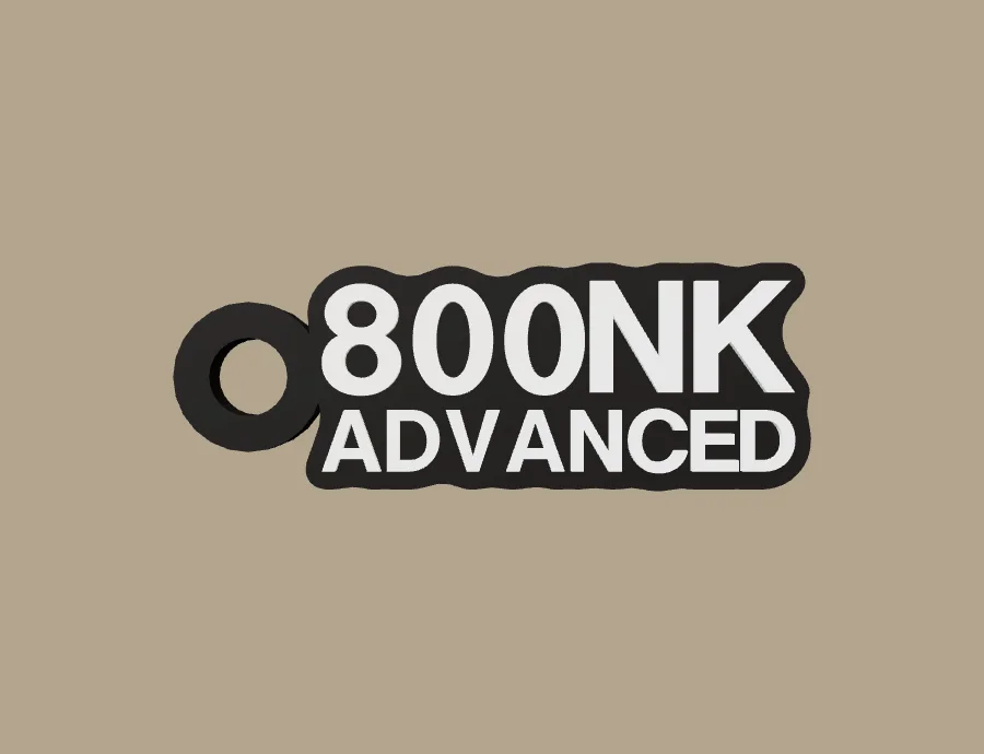 Llavero CFMOTO 800NK ADVANCED, base negra y texto blanco, vista frontal del modelo 3D