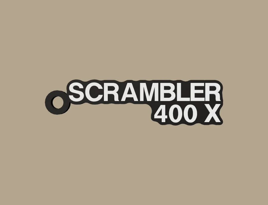 Llavero Triumph SCRAMBLER 400 X, base negra y texto blanco, vista frontal del modelo 3D