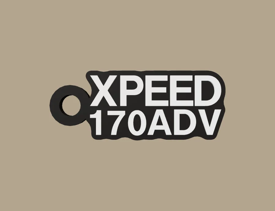 Llavero UM XPEED 170ADV, base negra y texto blanco, vista frontal del modelo 3D
