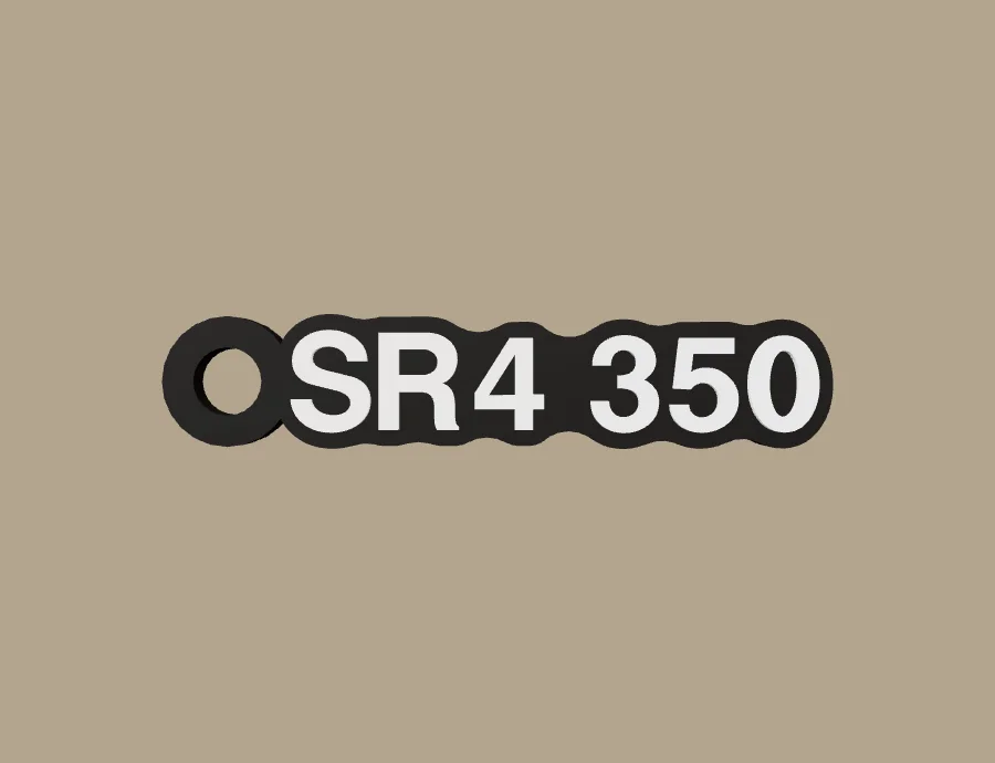 Llavero VOGE SR4 350, base negra y texto blanco, vista frontal del modelo 3D